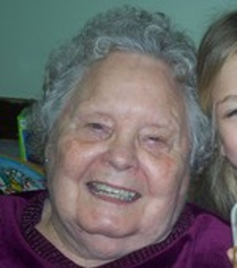 Maxine L Plumlee