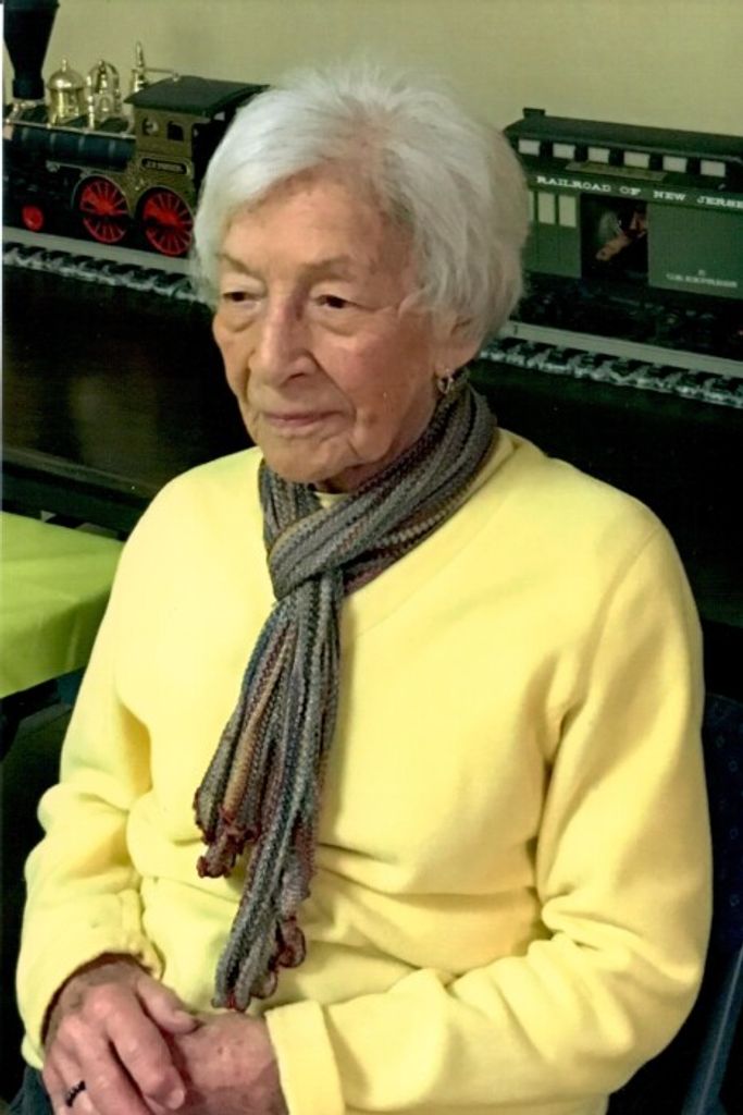 E. Ruth (Clark)  Hoblet