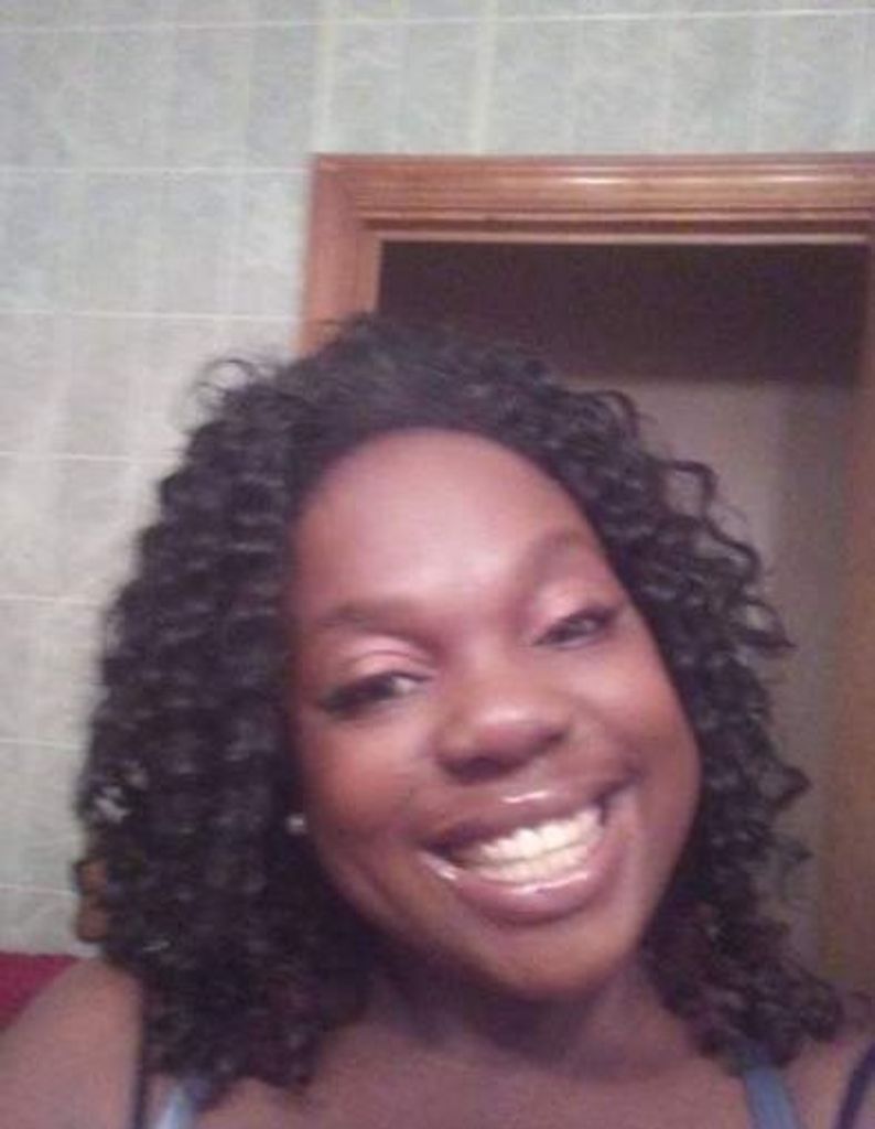 Lashundra M Holt
