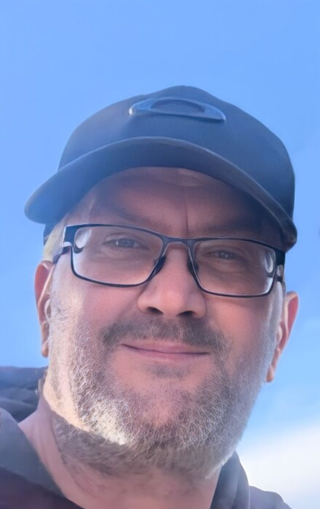 Raymond Edward Deschene Profile Photo