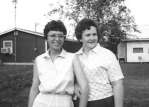 Linda L. Dilling photo gallery thumbnail 12 of 79
