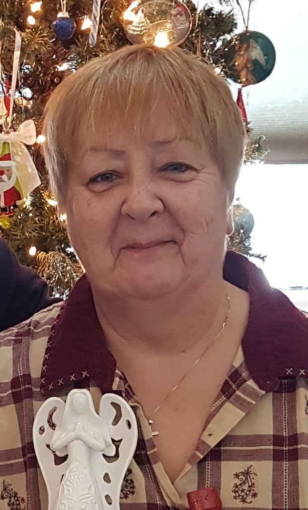 Murielle Levreault (Nee Desrochers)