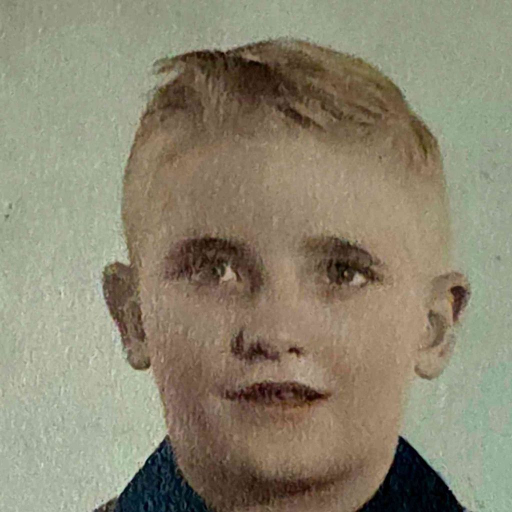 Robert Gillett Profile Photo