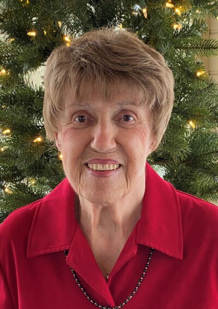 Claire Cluss Profile Photo