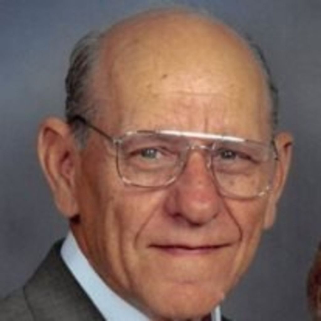 Hollis R Daniels