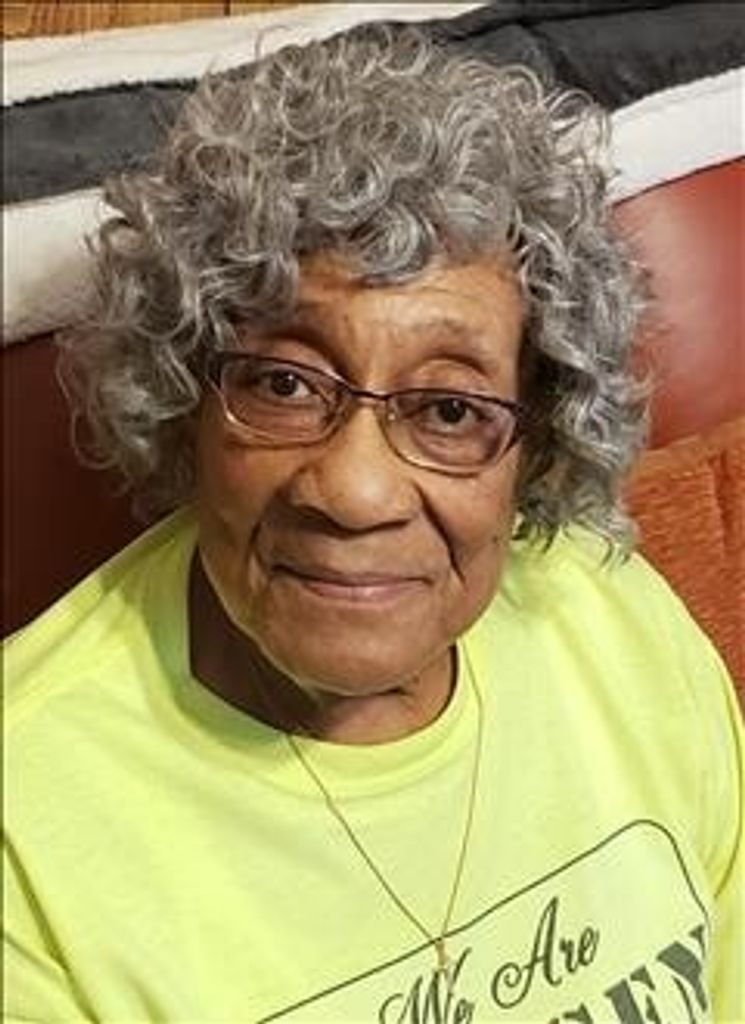 Ruth Holmes Profile Photo