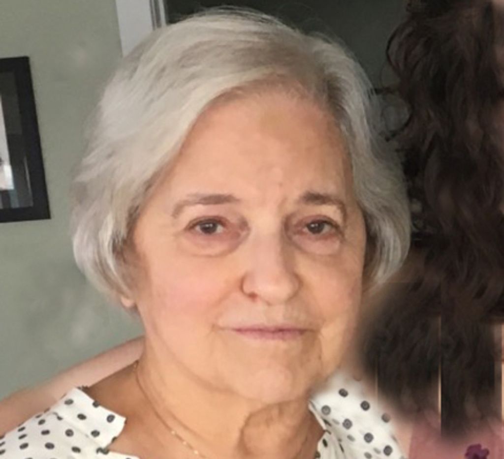 Lola Fallone