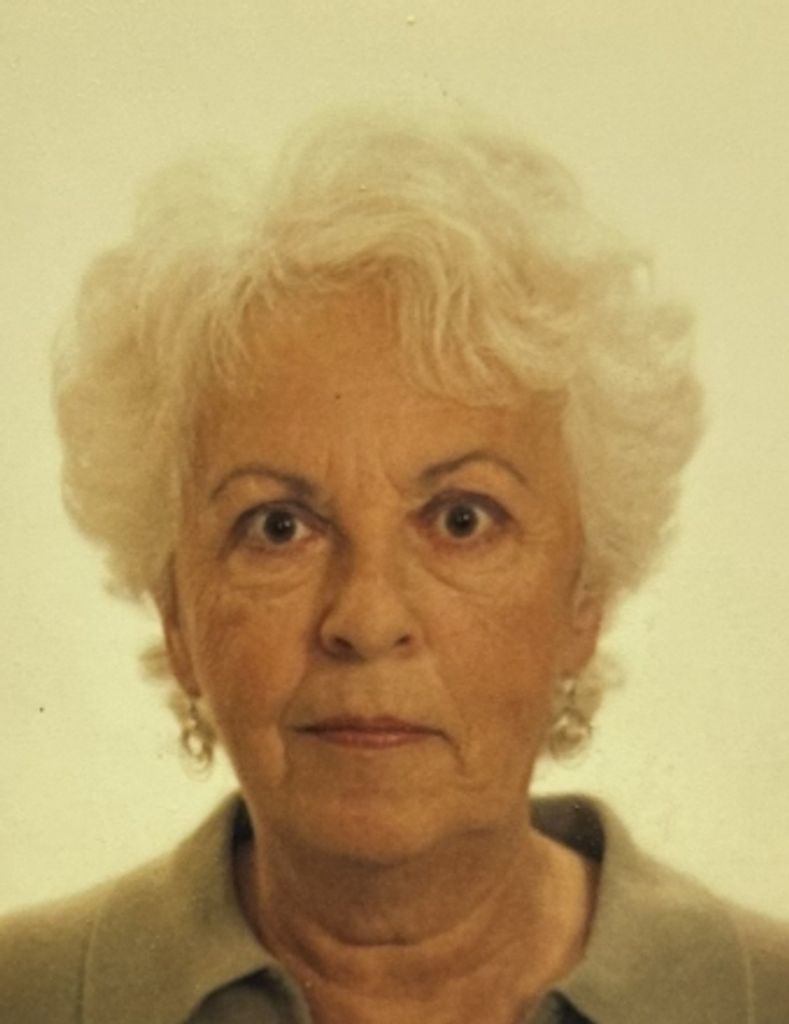 Arlene "Lynn" B. Sexton