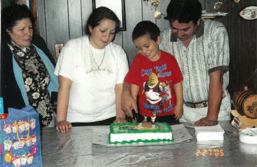 Josue Abraham Curiel photo gallery thumbnail 7 of 25