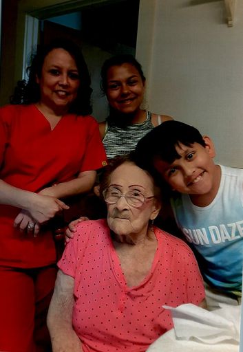 Isabel O. Gonzalez photo gallery thumbnail 30 of 49