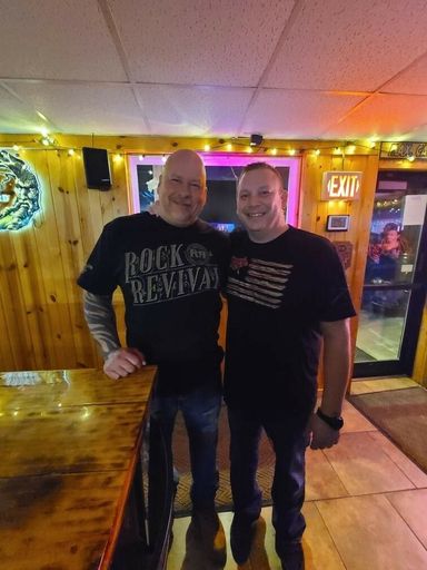 Kevin Moninski photo gallery thumbnail 14 of 51