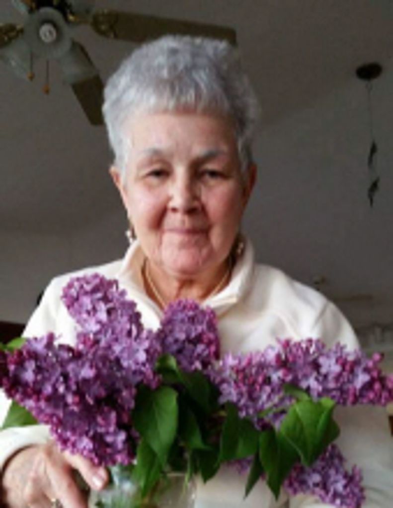 Ruth M Claussen