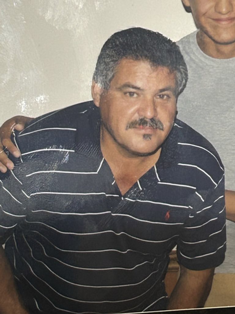 Alejandro Gonzalez Profile Photo