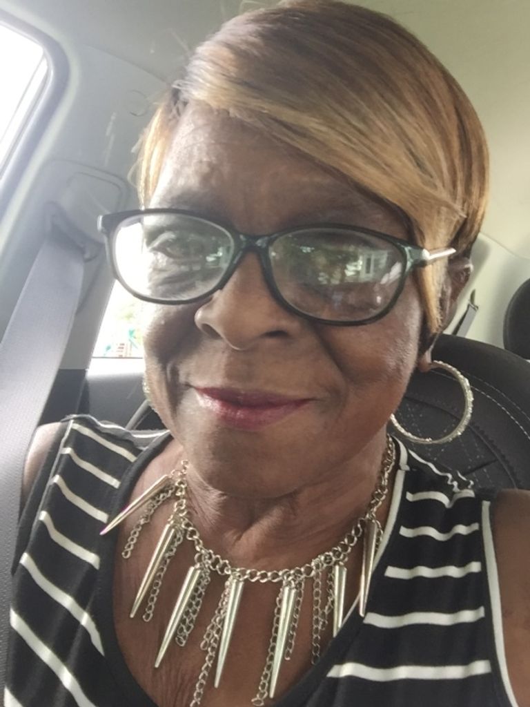 Donna Lisa (Mikki)  Palmer