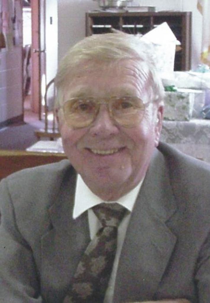 Robert Ellwood Arneson Profile Photo