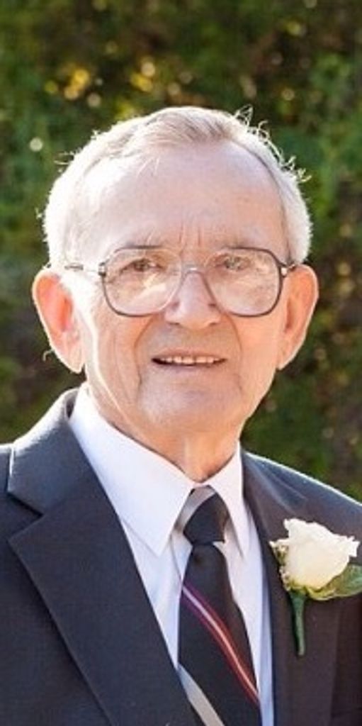 Stanislaw Szynalski Profile Photo