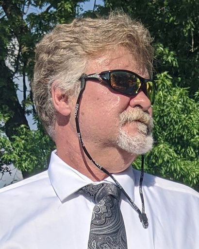 Ronnie Gary Cox's obituary image