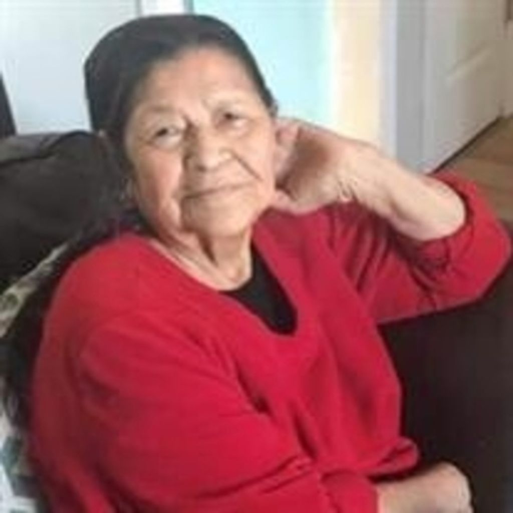 Reina Isabel Caceres Profile Photo