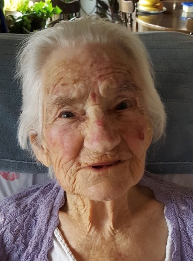 Anna Elizabeth Auberger Profile Photo