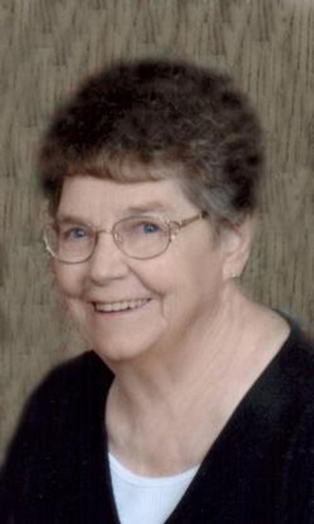 Lois E Swanson