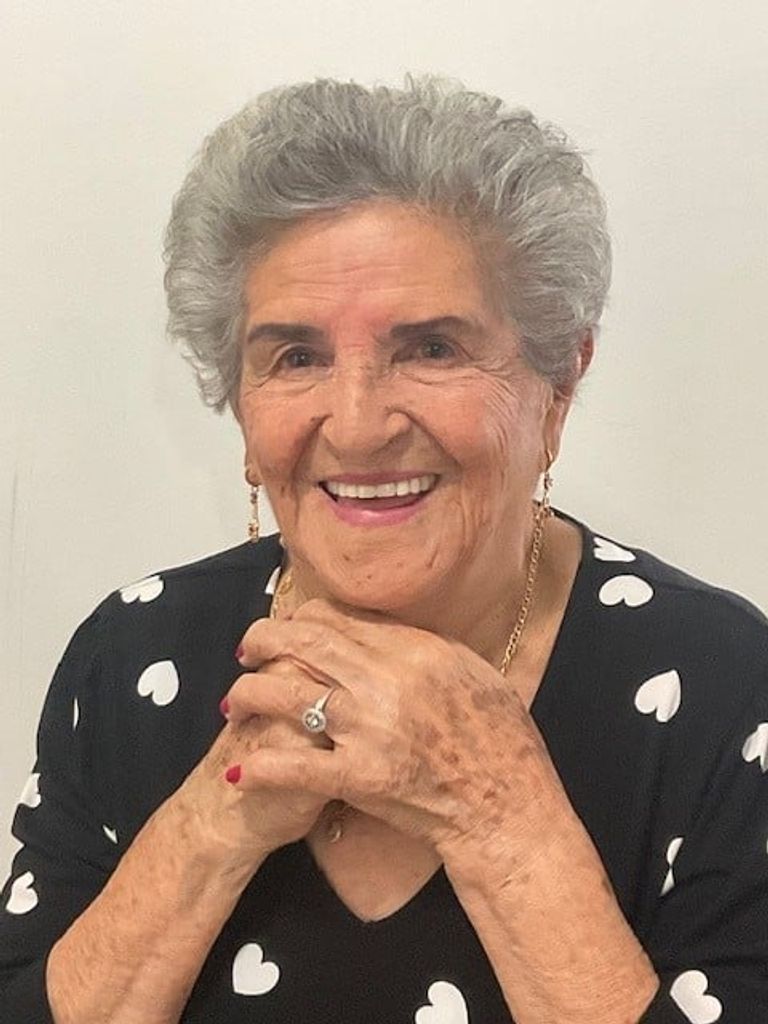 Elvia Gil Profile Photo