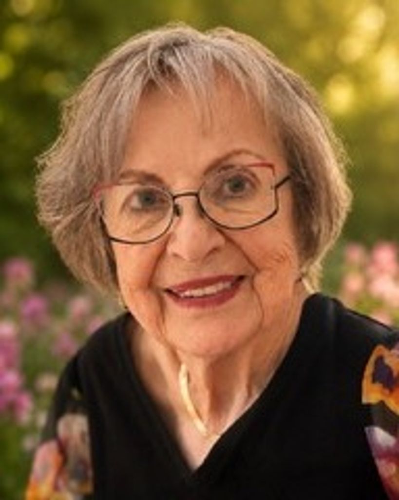 Lydia Plutowski Profile Photo