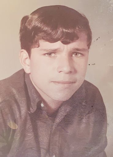 Ricardo H Davila photo gallery thumbnail 8 of 76