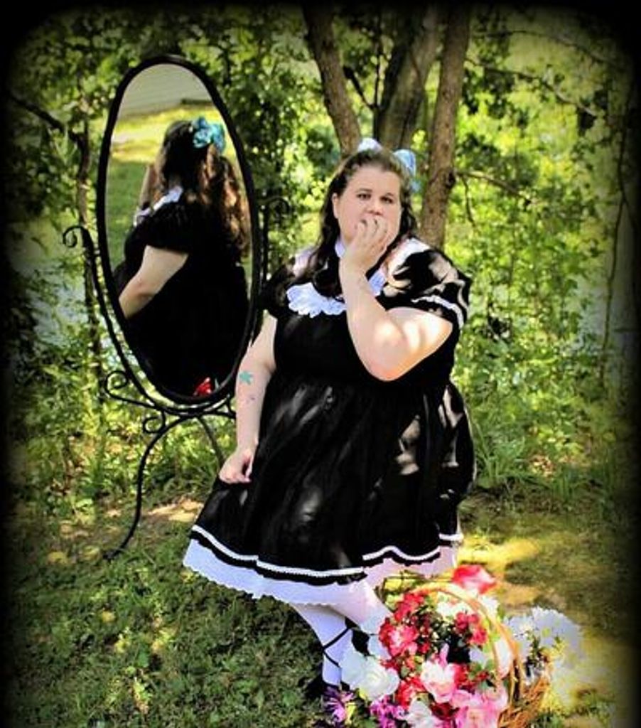 Amber Bee Profile Photo