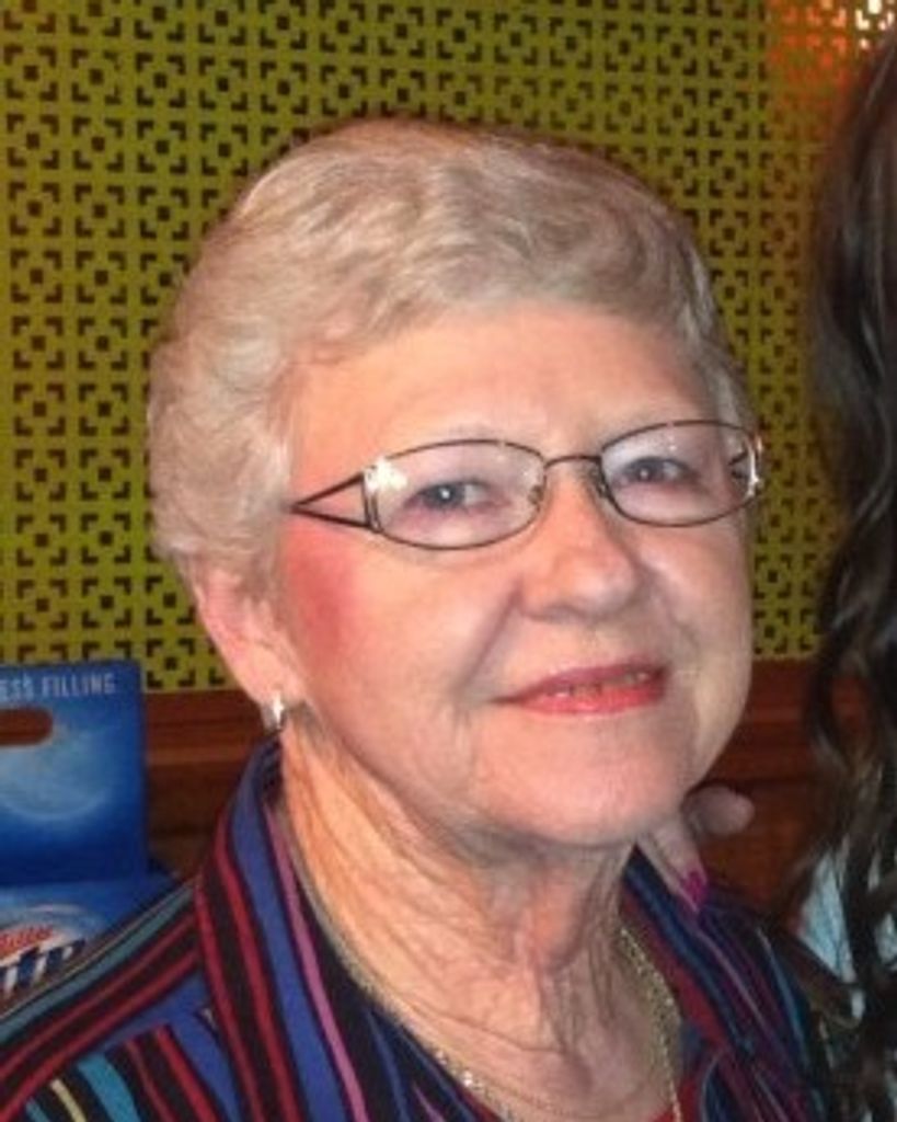 Elaine J Leenerts Hyer