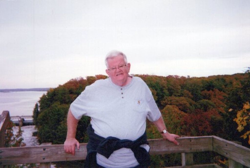 Robert J. Desmond Profile Photo