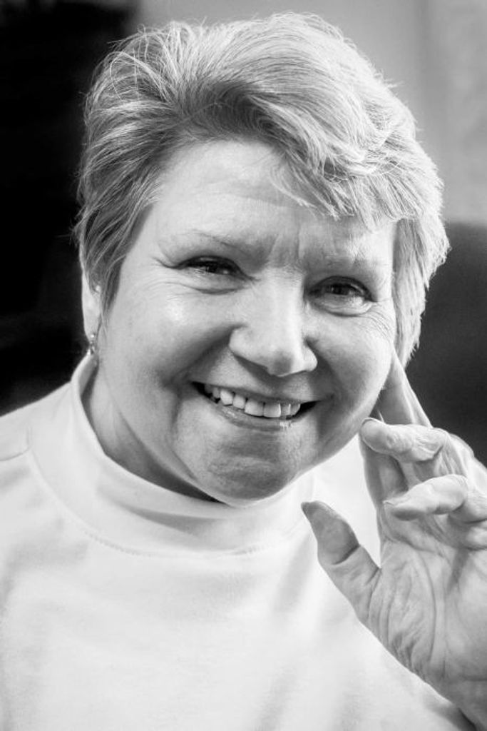 Carol Ann (Hartman)  Glenn