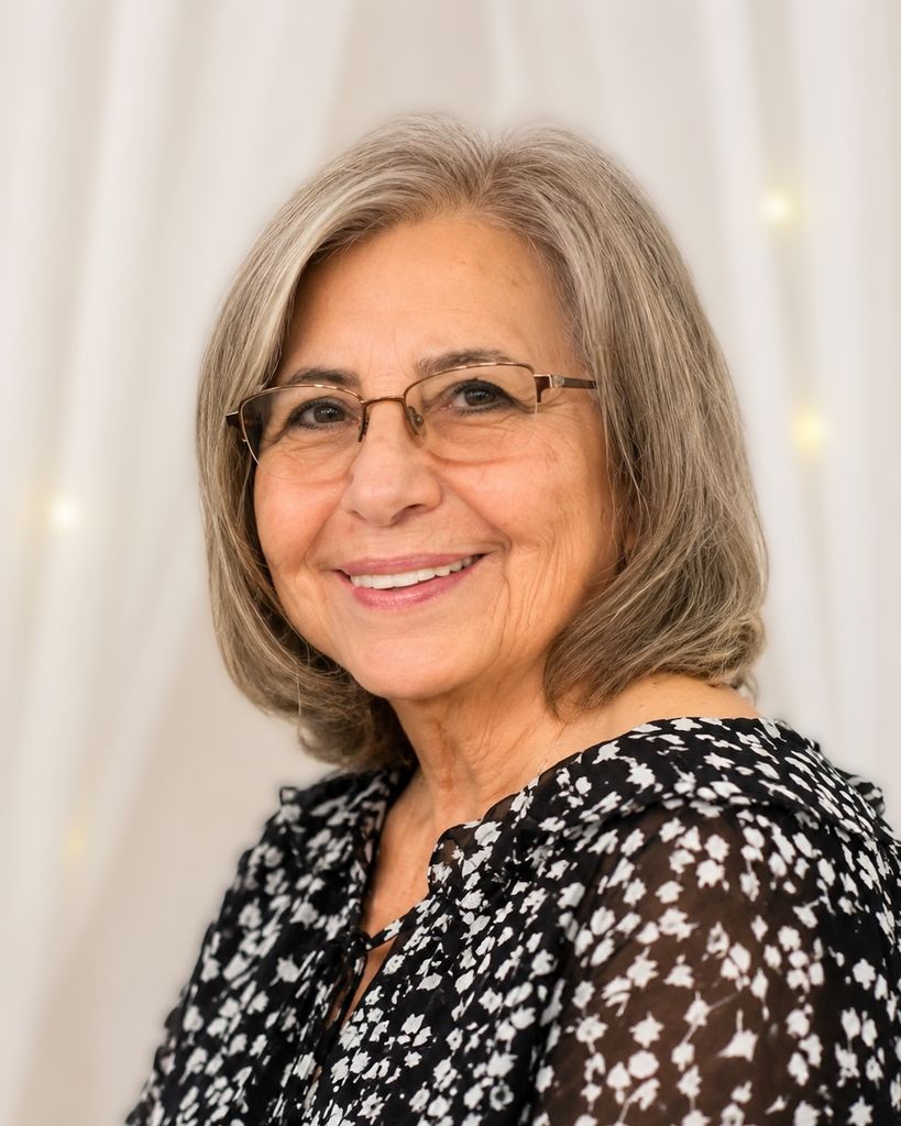 Belle Castaneda Profile Photo