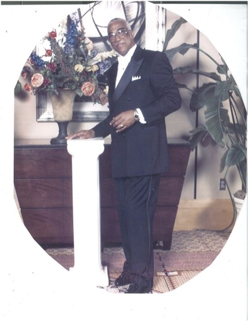 Dr. Lee Elliott Mason