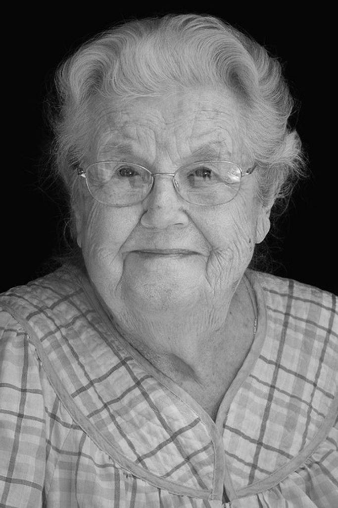 Leora Chamberlain Profile Photo