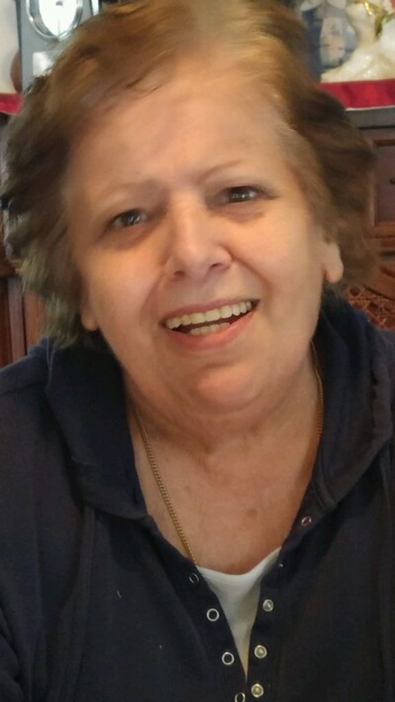 Eleni Jabterakes Profile Photo