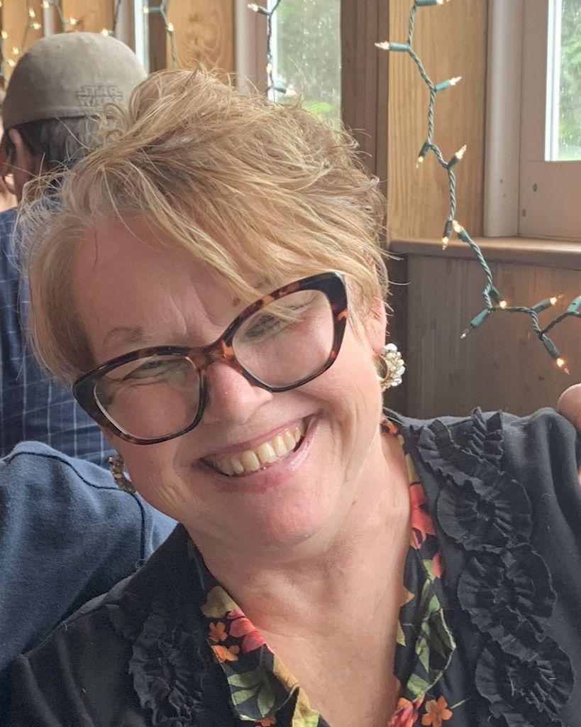 Suzanne Maria Lyons Profile Photo