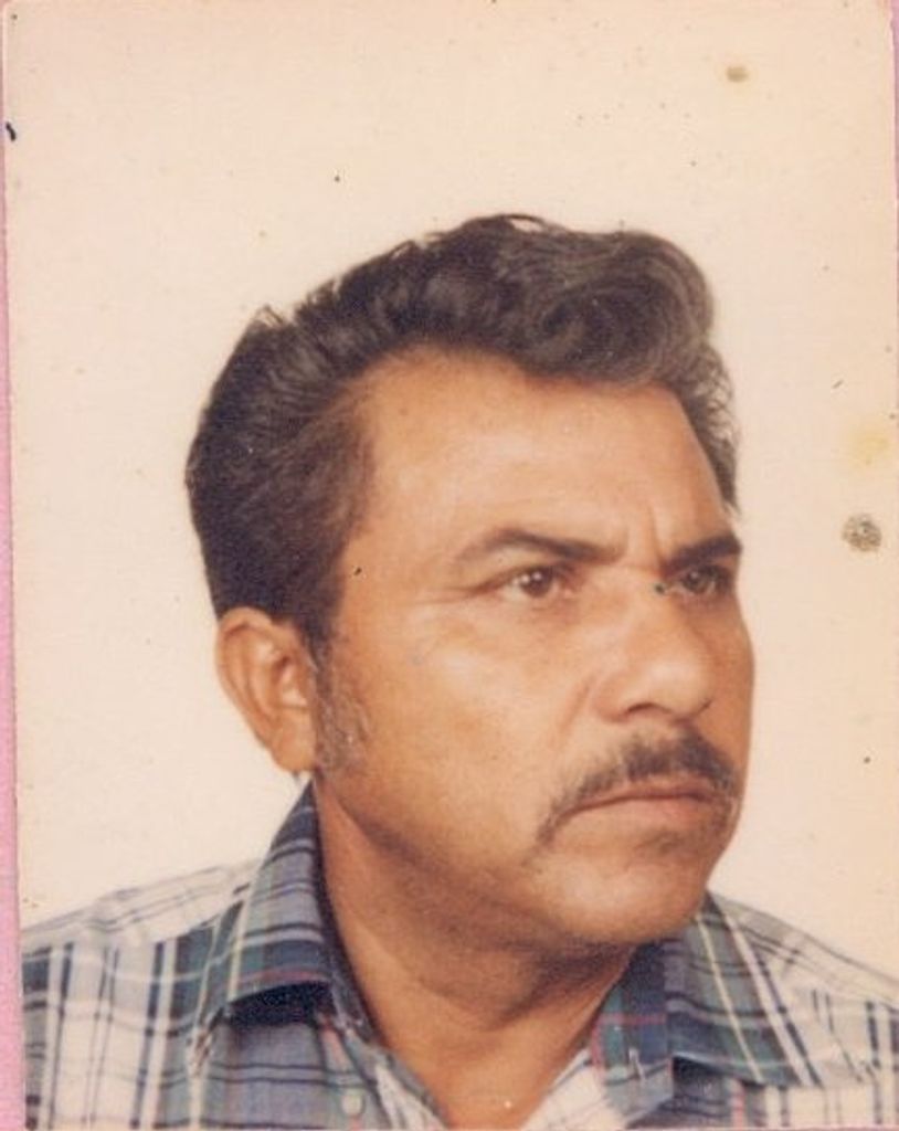 Julian De La Garza