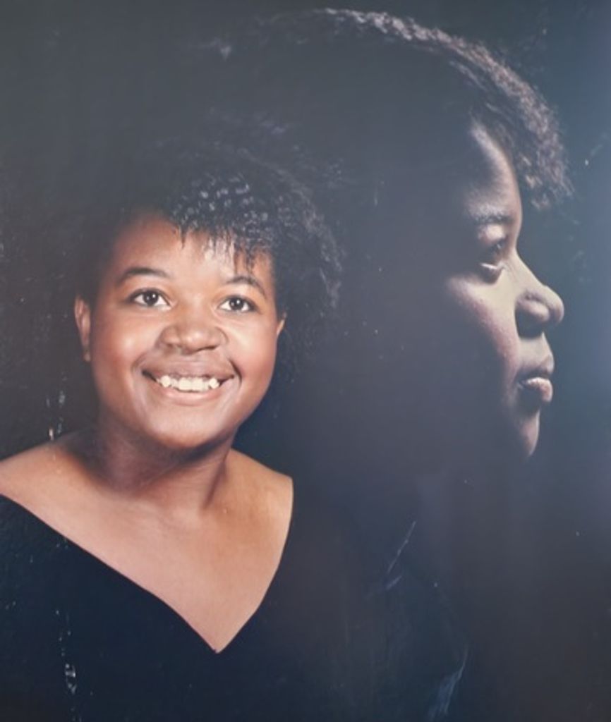 Nicole Yvonne Woodford Profile Photo