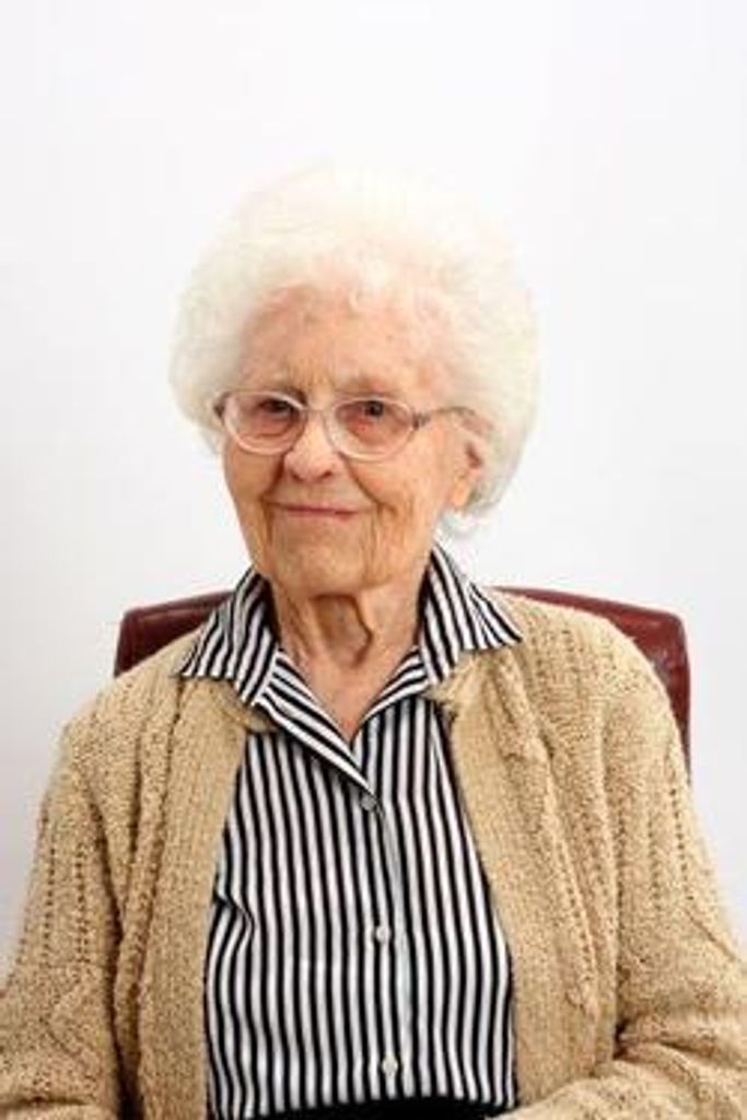 Opal Esther Ratzlaff