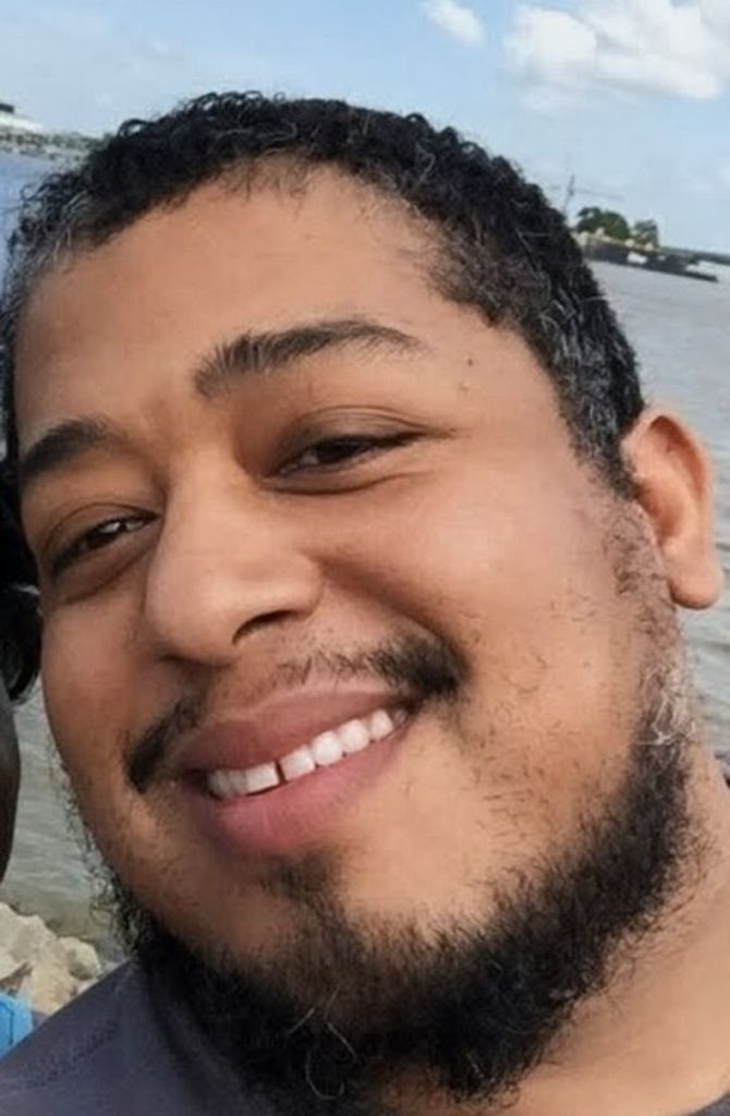 Raul Lewis Profile Photo