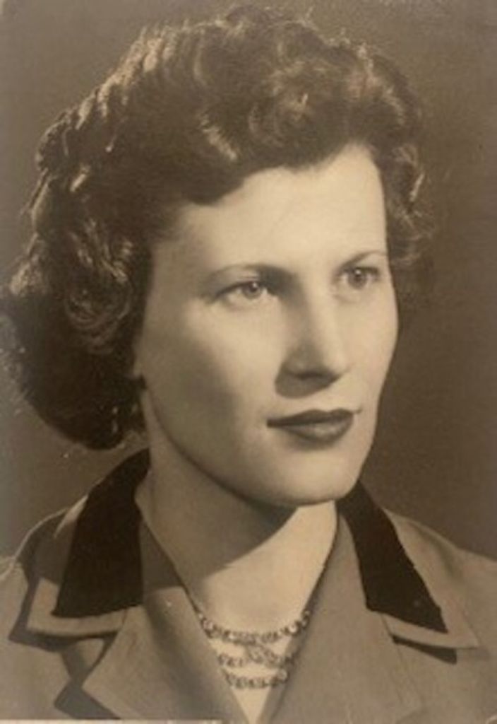 Elizabeth Rosta Profile Photo