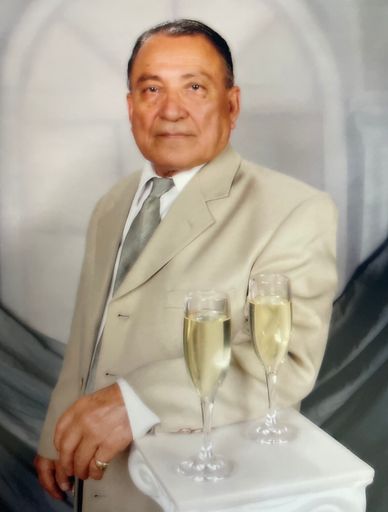 Jose  M Sauceda photo gallery thumbnail 33 of 66