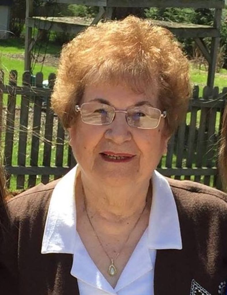 Helen "Ma" (Baudile)  Latronica