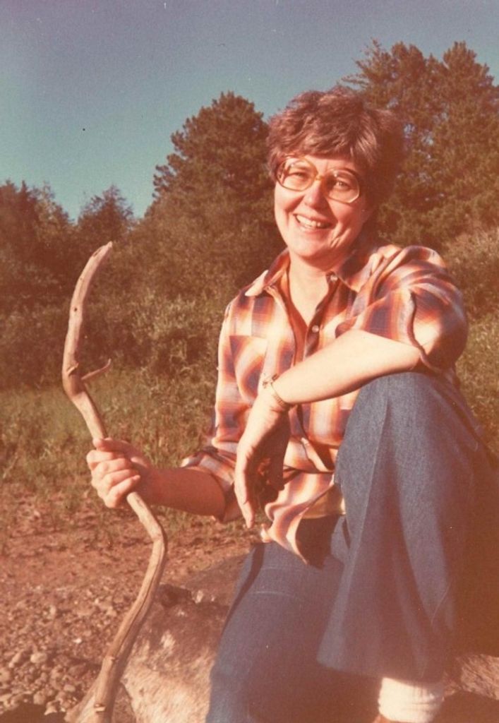 Evelyn Marie (Loberg)  Iverson