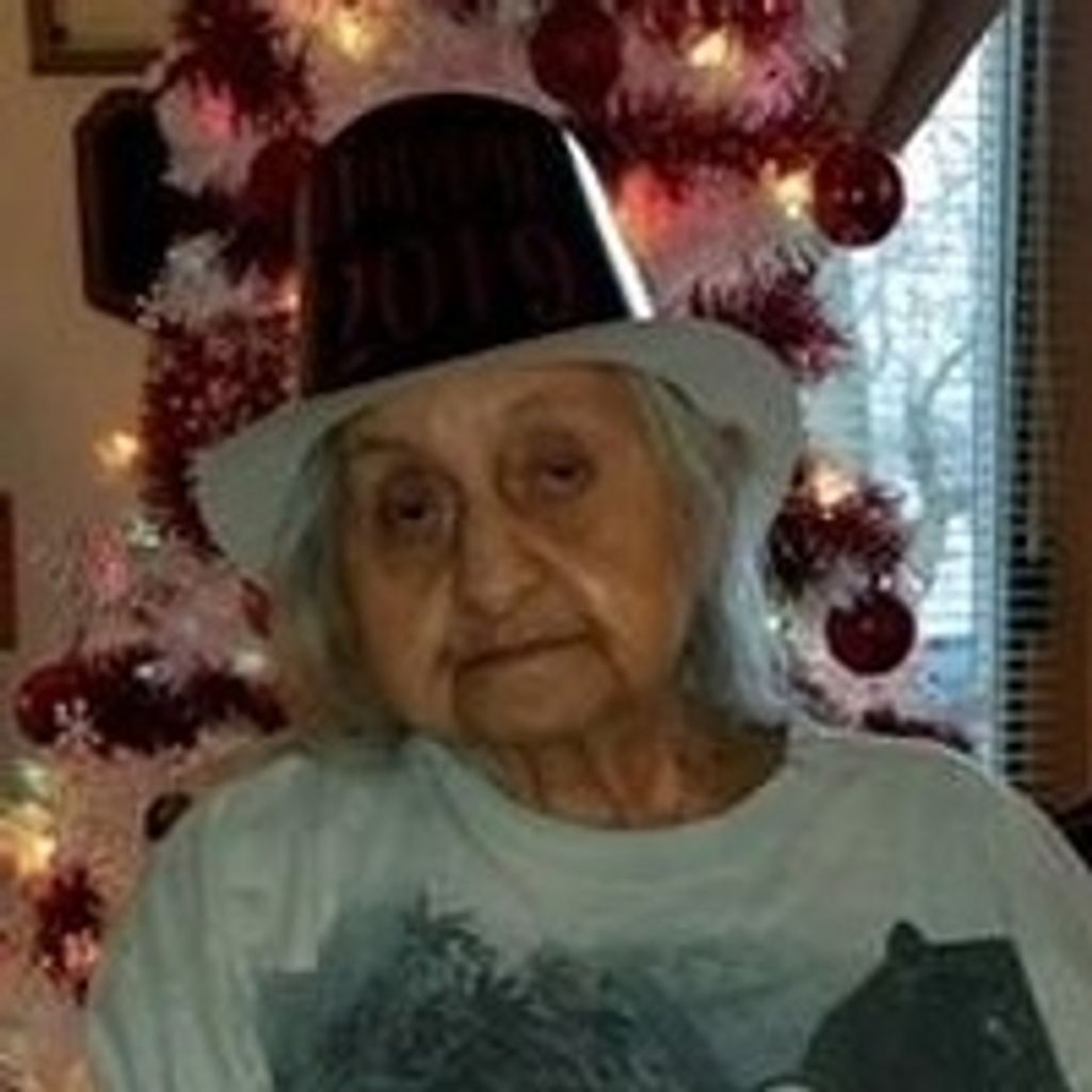 Alline Dominguez
