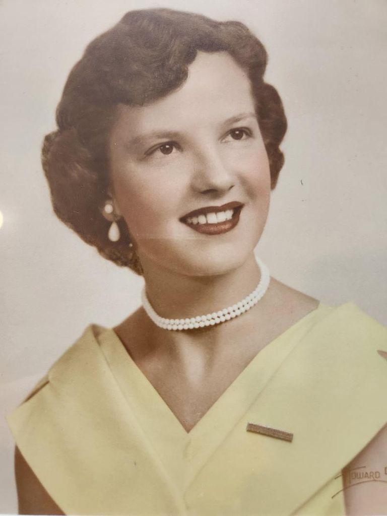 Clara Messina Profile Photo