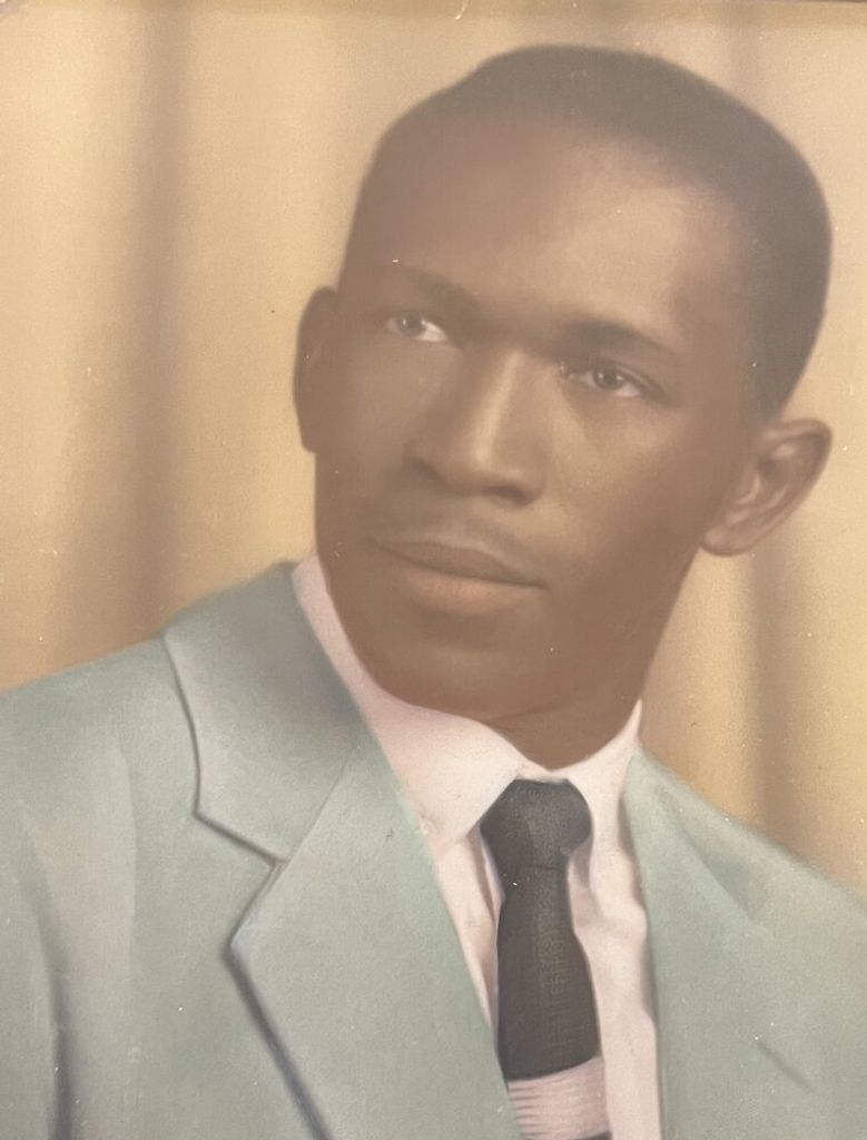 Robert Lewis Mitchell Profile Photo