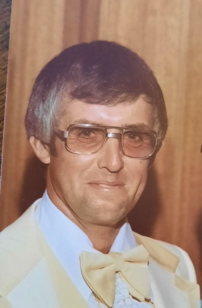 Alan "Bud" Earl Albrecht Profile Photo