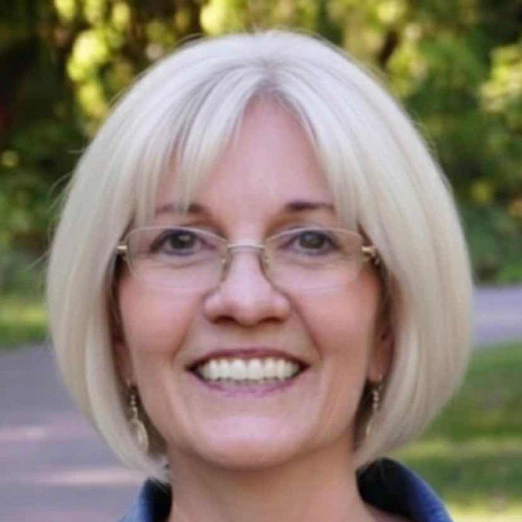 Donna Helzer Profile Photo