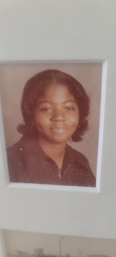 Ms. Paula Renee Williams Snooks photo gallery thumbnail 3 of 28
